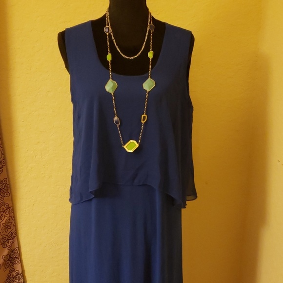 Formal wear - Picture 2 of 3